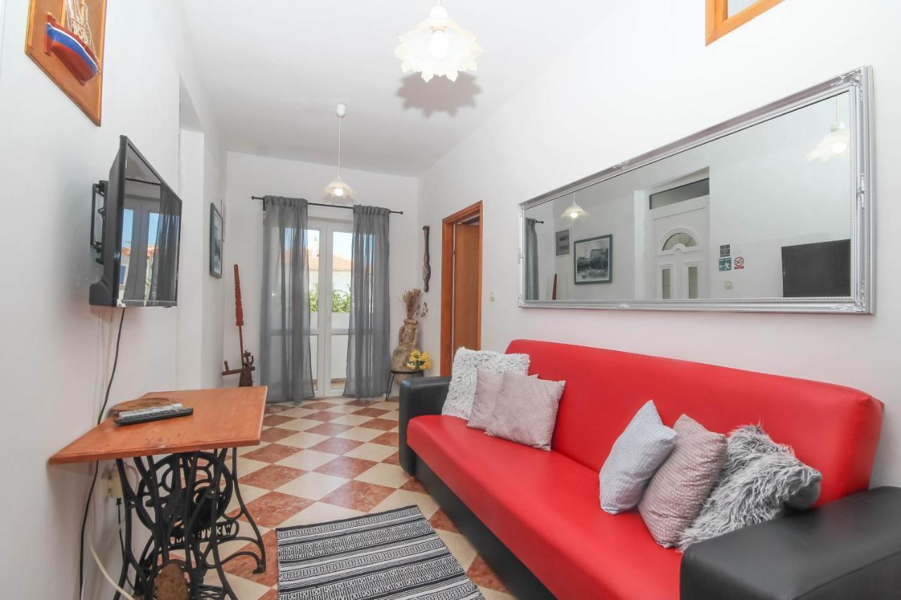 Lola'S Apartments Tribalj الغرفة الصورة