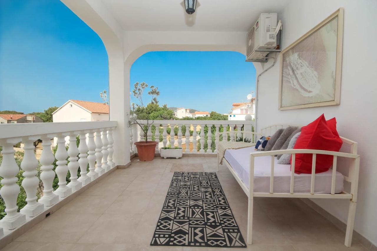 Lola'S Apartments Tribalj المظهر الخارجي الصورة