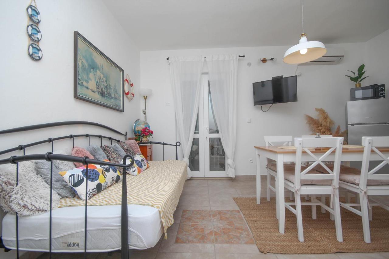Lola'S Apartments Tribalj المظهر الخارجي الصورة