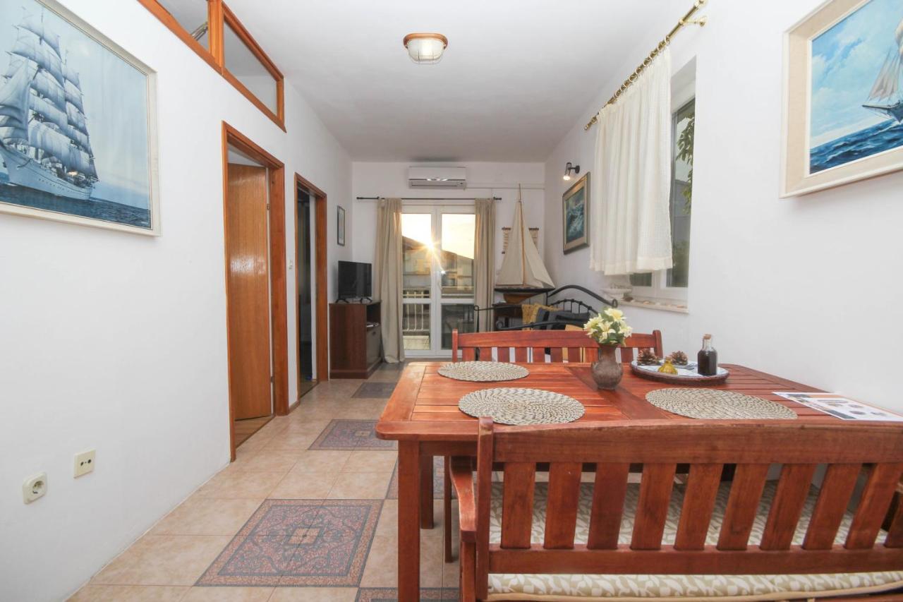 Lola'S Apartments Tribalj المظهر الخارجي الصورة