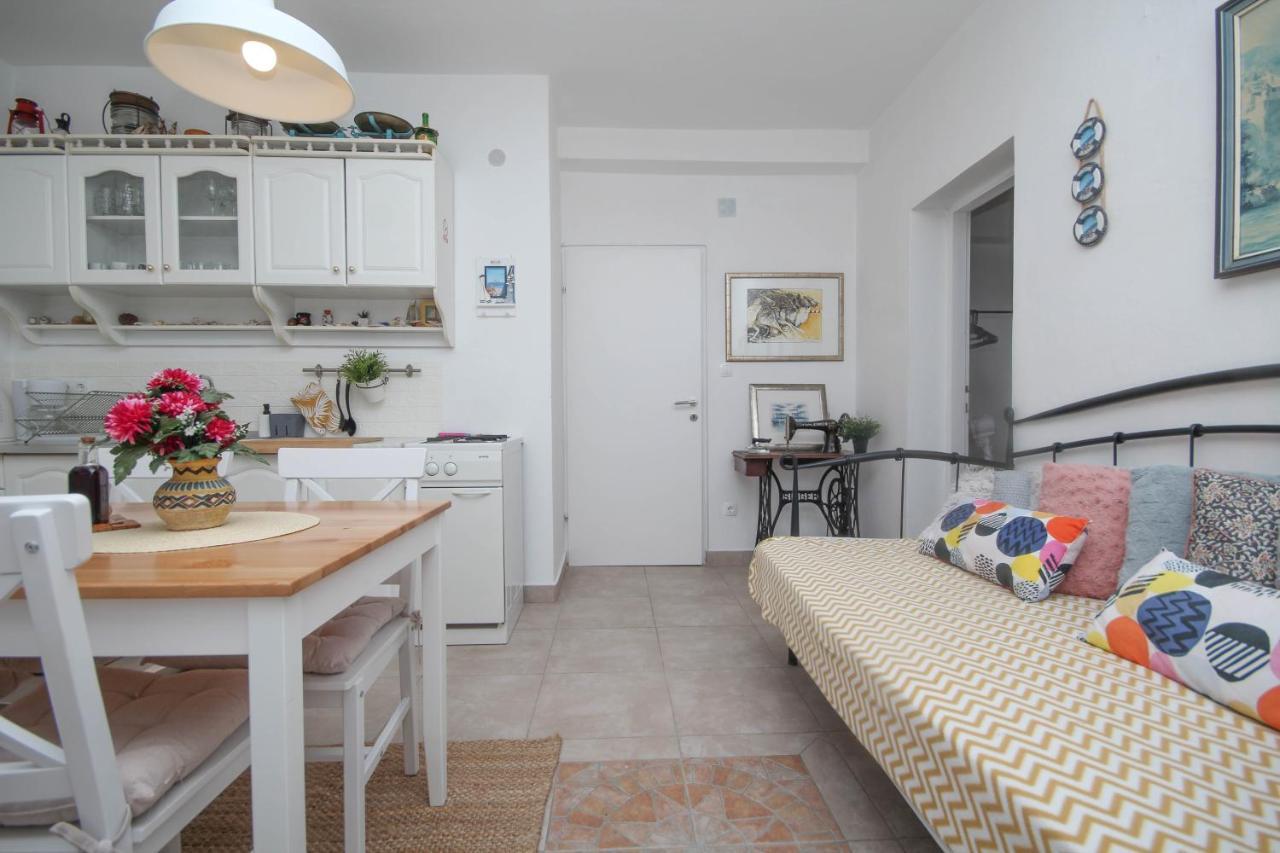 Lola'S Apartments Tribalj المظهر الخارجي الصورة