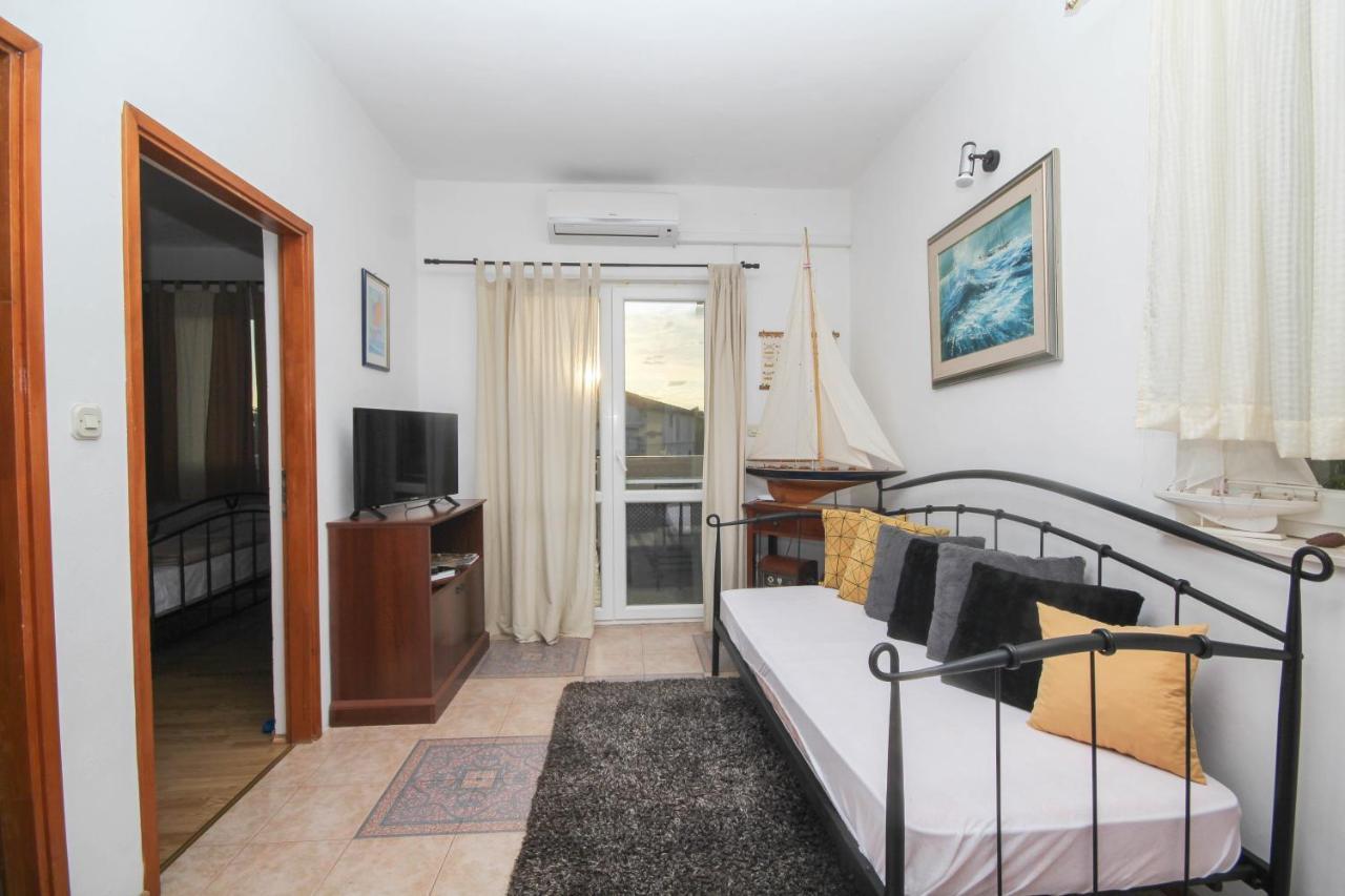 Lola'S Apartments Tribalj المظهر الخارجي الصورة