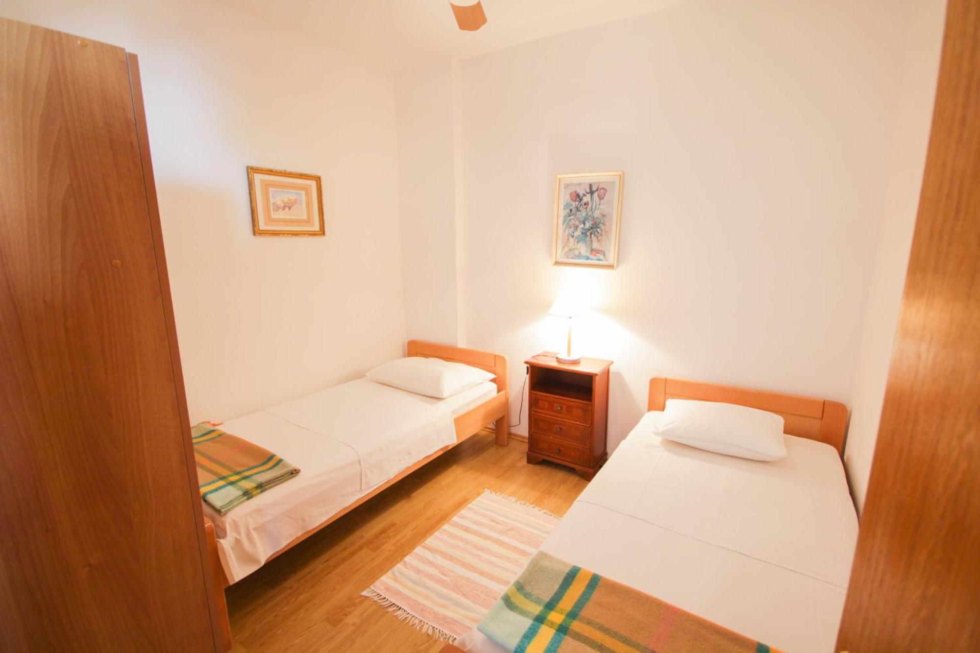 Lola'S Apartments Tribalj الغرفة الصورة