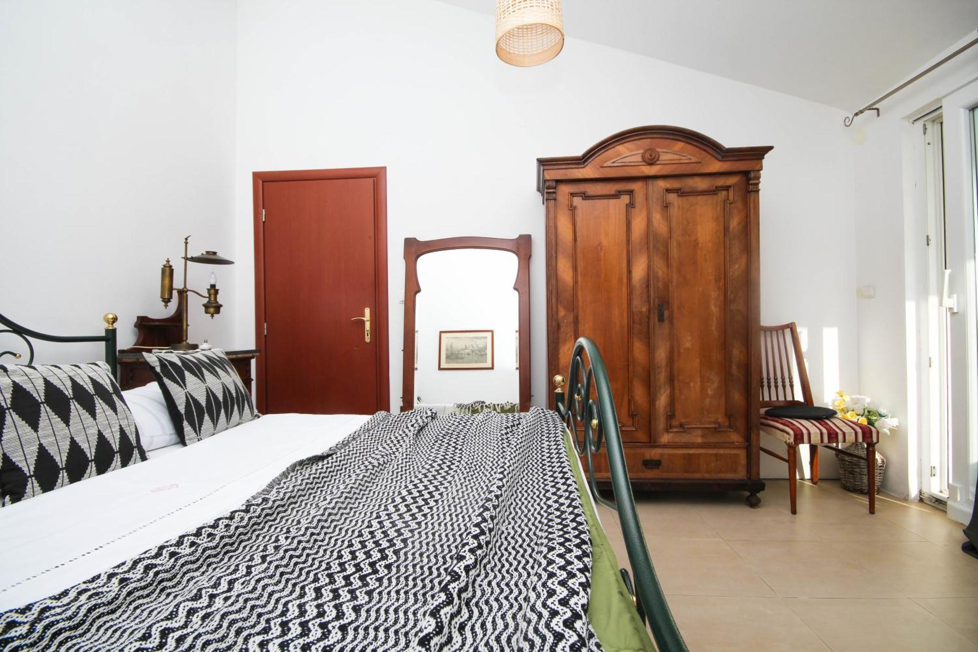 Lola'S Apartments Tribalj الغرفة الصورة